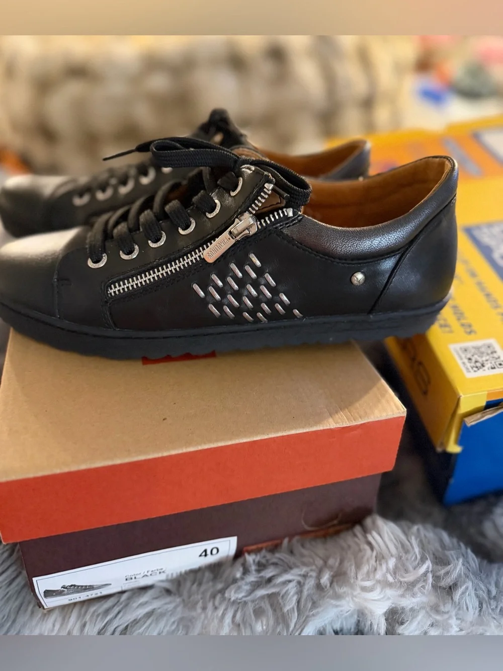 Pikolinos Lagos 901 Black Leather Zip Sneakers Size EU40/US 9-9.5 Like New! $75